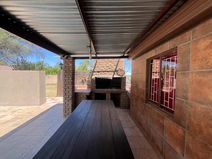 4 Bedroom Property for Sale in Olyfvenhoudtsdrift Northern Cape
